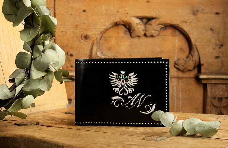 Xander Federkielstickerei