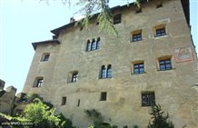 Castel Juval all'entrata della Val Senales