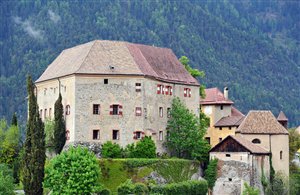 Schloss Schenna im Meraner Land in Südtirol