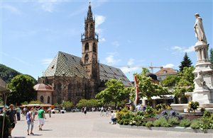 Duomo di Bolzano nella regione vacanze della Bassa Atesina