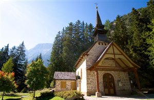 Cappella al Lago di Braies in Alta Pusteria