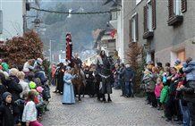Mittelalterlicher Umzug in Klausen