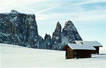 Alpe di Siusi con lo Sciliar d'inverno