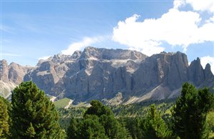 Vista sul Gruppo del Sella nelle Dolomiti