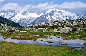 Lago di montagna nella regione turistica delle Valli di Tures e Aurina