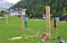 Slacklining in Val Gardena