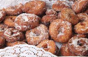 Tauferer Straßenküche in Sand in Taufers