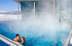 Vista del Plan de Corones nel solepool all'aperto