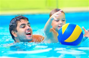 Nuotare nell'area vacanze Val Gardena