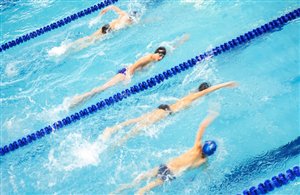 Schwimmen in der Ferienregion Hochpustertal