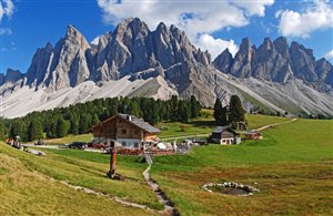 Escursione alla Malga Geisler a Funes
