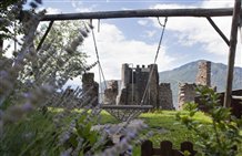 Parco giochi presso il Castel Flavon nella Bassa Atesina