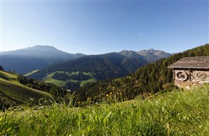 Blick über St. Pankraz im Ultental