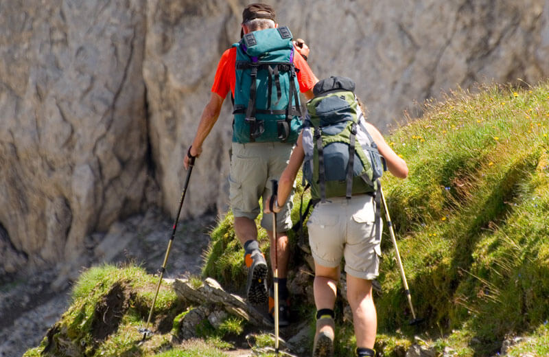 Escursionisti sul sentiero Morosini