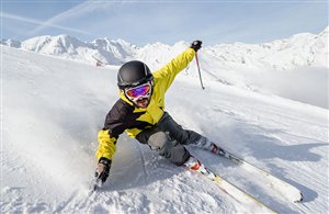 Sciare nell'area sciistica Ladurns a Fleres al Brennero