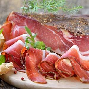 Cucina alpino-mediterranea e prodotti regionali d’eccellenza