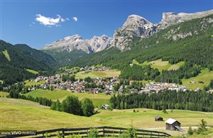 Blick auf La Villa in der Ferienregion Alta Badia