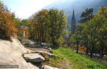 Vista sulla chiesa parrocchiale a Fortezza in Valle Isarco