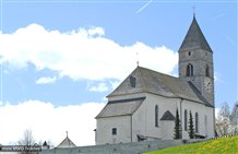 Pfarrkirche zum Hl. Jokobus und den hl. Drei Jungfrauen in Meransen
