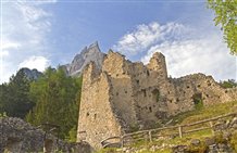 Rovine di Castelvecchio nella località di Selva