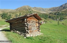 Escursionismo nella comune vacanza Val Casies