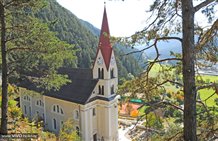 Kirche in der Urlaubsgemeinde Kiens
