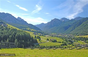 Vista su San Vigilio di Marebbe in Val Badia