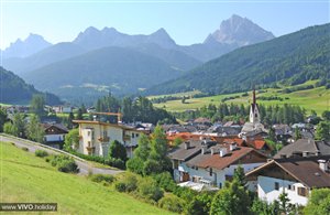 Welsberg im Sommer in der Urlaubsregion Kronplatz