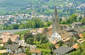 Vista su Lagundo nell'area vacanze di Merano e dintorni