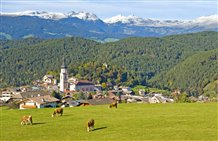 Blick auf Kastelruth in der Ferienregion Seiser Alm