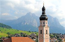 Pfarrkirche in Kastelruth in Südtirol