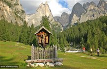 Croce lungo la strada - Comune vacanza Tires al Catinaccio