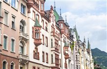  Facciata delle case nel centro storico di Bolzano