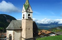 Chiesa nella frazione Frassineto a Meltina