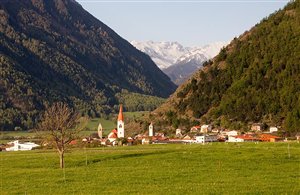 Blick auf Laatsch bei Mals